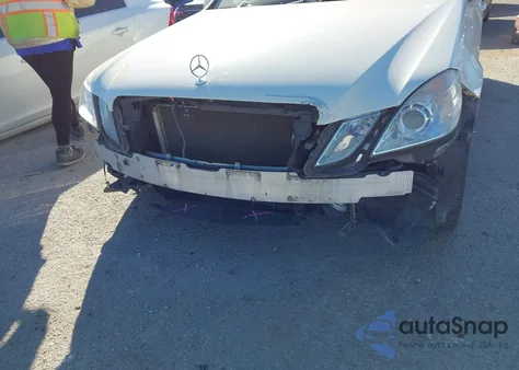 2012 Mercedes-Benz E 350 4Matic z USA, uszkodzony, nr VIN WDDHF8JB6CA547259